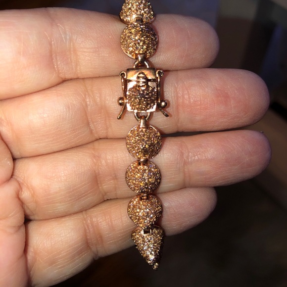 Eddie Borgo crystal embellished cone bracelet. - Picture 5 of 8